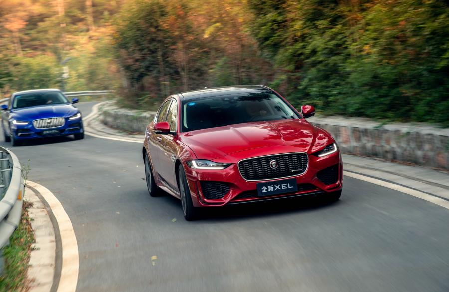  Jaguar XE L P250 HSE R-Dynamic 2019 года  (CN) (фото 13 из 31)